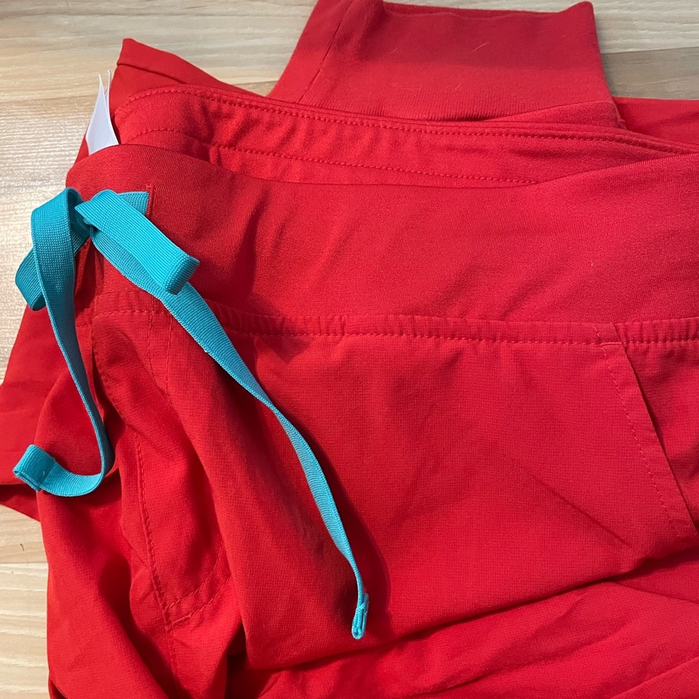 FIGS awesome red Jogger size XXL